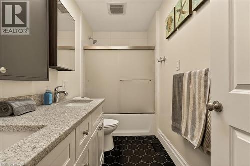 1396 Niels Avenue, Burlington, ON - Indoor Photo Showing Bathroom
