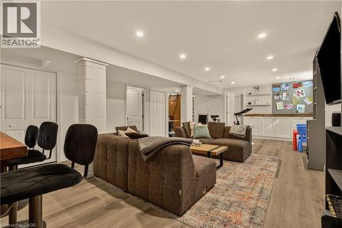 1396 Niels Avenue, Burlington, ON - Indoor