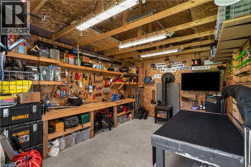 1396 Niels Avenue, Burlington, ON - Indoor