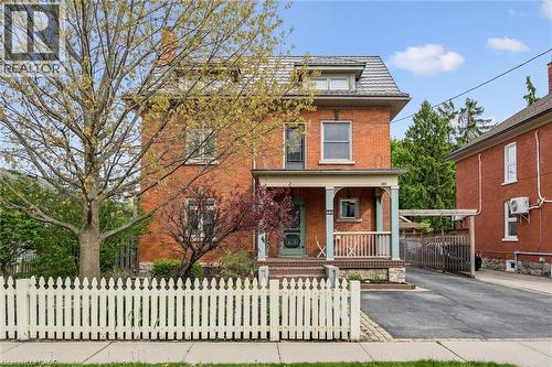 265 DOLPH Street N  Cambridge, ON N3H 2A6