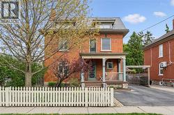 265 DOLPH Street N  Cambridge, ON N3H 2A6