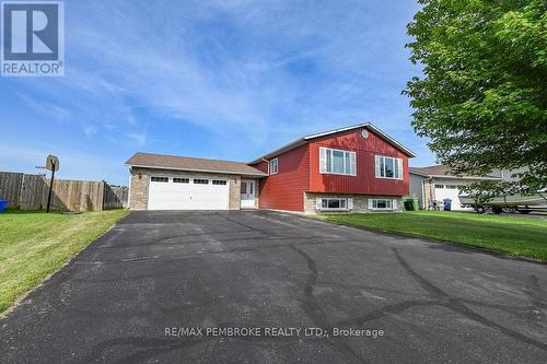 8 GREENVALE CRESCENT  Petawawa, ON K8H 3S2
