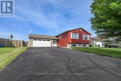 8 GREENVALE CRESCENT Petawawa, ON K8H 3S2