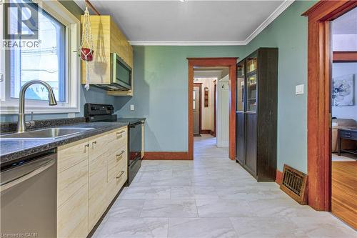 156 Glasgow Street, Kitchener, ON - Indoor Photo Showing Kitchen
