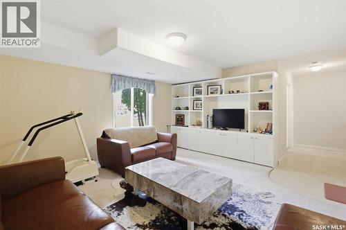 901 9Th Street E, Saskatoon, SK - Indoor Photo Showing Living Room
