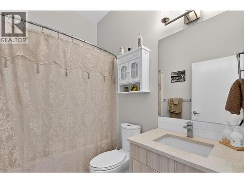 121 Ridge Park, Penticton, BC - Indoor Photo Showing Bathroom