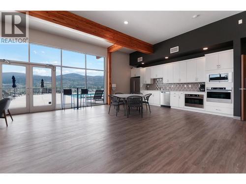 Common Area - 121 Ridge Park, Penticton, BC - Indoor Photo Showing Other Room