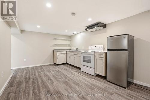 192 Catharine Street, Hamilton, ON - Indoor Photo Showing Kitchen