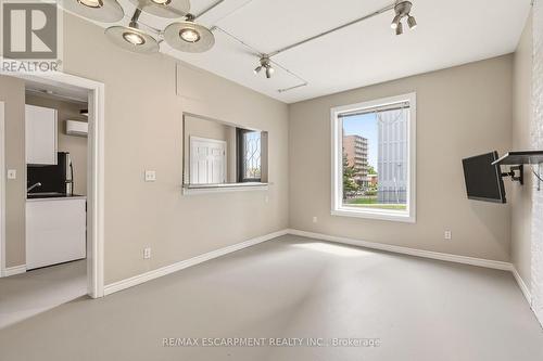 192 Catharine Street, Hamilton, ON - Indoor Photo Showing Other Room