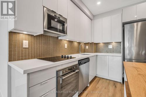 401 - 2916 Highway 7, Vaughan, ON 