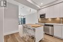 401 - 2916 Highway 7, Vaughan, ON 