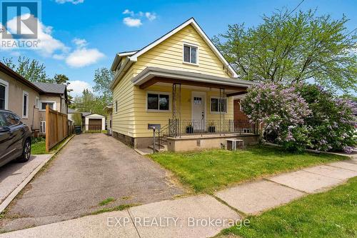 17 MOOTE STREET  St. Catharines (Fairview), ON L2N 1B3