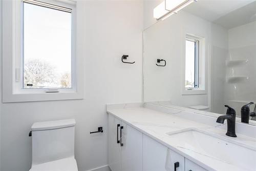 7 Juba St, Winnipeg, MB 