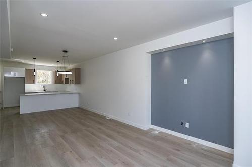 7 Juba St, Winnipeg, MB 
