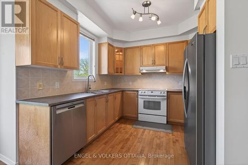 27 Briarway Private, Ottawa, ON - Indoor Photo Showing Kitchen With Double Sink