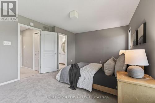 27 Briarway Private, Ottawa, ON - Indoor Photo Showing Bedroom