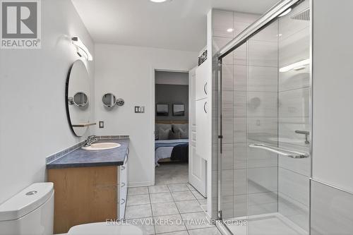 27 Briarway Private, Ottawa, ON - Indoor Photo Showing Bathroom