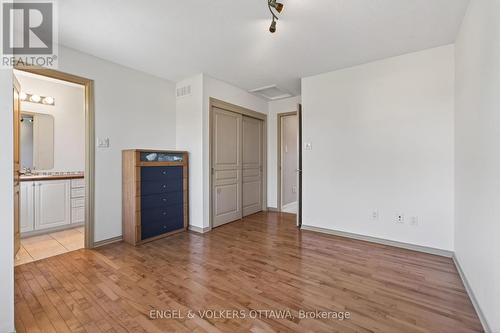2nd Bedroom with 4 pc ensuite - 27 Briarway Private, Ottawa, ON - Indoor Photo Showing Other Room