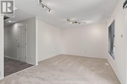 27 Briarway Private, Ottawa, ON - Indoor Photo Showing Other Room