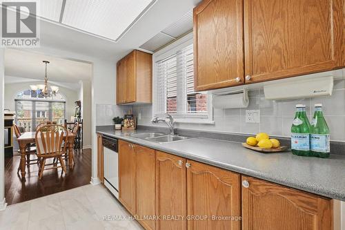 176 Hunterswood Crescent, Ottawa, ON - Indoor Photo Showing Kitchen With Double Sink