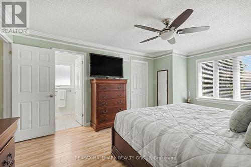 176 Hunterswood Crescent, Ottawa, ON - Indoor Photo Showing Bedroom