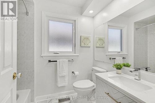 176 Hunterswood Crescent, Ottawa, ON - Indoor Photo Showing Bathroom