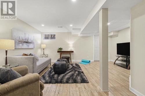 176 Hunterswood Crescent, Ottawa, ON - Indoor