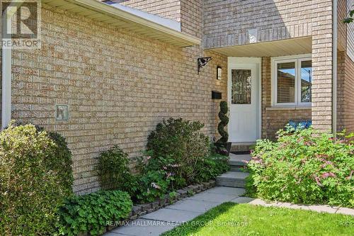 176 Hunterswood Crescent, Ottawa, ON - Outdoor