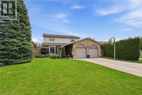 1 OAKMEADOW Place  St. Catharines, ON L2N 5X6