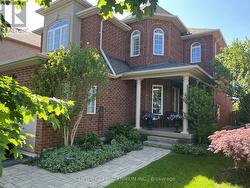 6 COLLINGWOOD AVENUE Brampton, ON L7A 2E5
