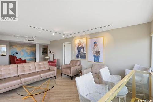 1670 424 Spadina Crescent E, Saskatoon, SK - Indoor Photo Showing Living Room