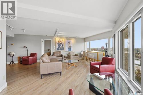 1670 424 Spadina Crescent E, Saskatoon, SK - Indoor Photo Showing Living Room