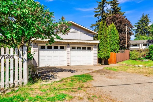 726A Kelly Rd  Colwood, BC V9B 2A9