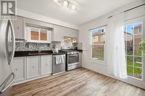 37 Solway Avenue, Brampton, ON - Indoor Photo Showing Kitchen With Double Sink With Upgraded Kitchen