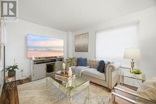 37 Solway Avenue, Brampton, ON - Indoor Photo Showing Living Room