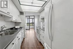Kitchen to Solarium - 