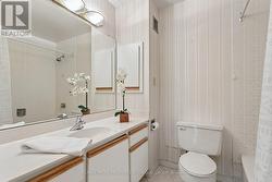 Main Bathroom - 4 Piece - 