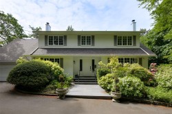 2861 Tudor Ave Saanich, BC V8N 1L6