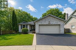 458 WINSTON BOULEVARD  Cambridge, ON N3C 3Y5
