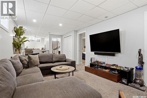 3410 Mccallum Avenue, Regina, SK - Indoor Photo Showing Living Room