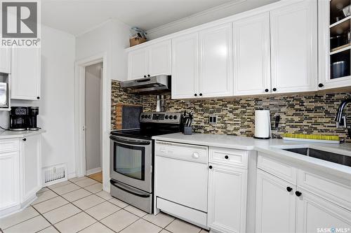 3410 Mccallum Avenue, Regina, SK - Indoor Photo Showing Kitchen