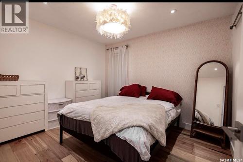 2258 Newis Bay E, Regina, SK - Indoor Photo Showing Bedroom