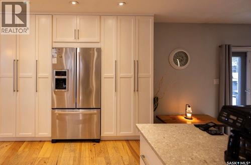 2258 Newis Bay E, Regina, SK - Indoor Photo Showing Kitchen