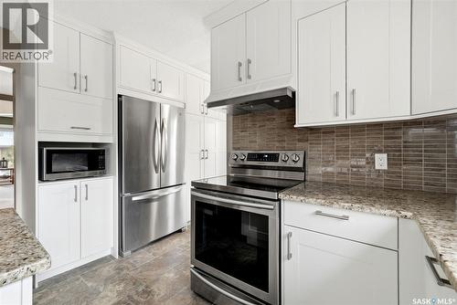 7 Cowie Road, Regina, SK - Indoor Photo Showing Kitchen With Stainless Steel Kitchen With Upgraded Kitchen