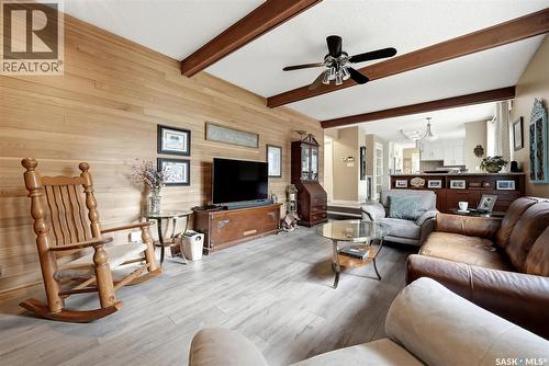 7 Cowie Road, Regina, SK - Indoor Photo Showing Living Room