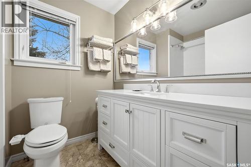 7 Cowie Road, Regina, SK - Indoor Photo Showing Bathroom