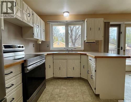 723 Field Drive, Swift Current, SK 