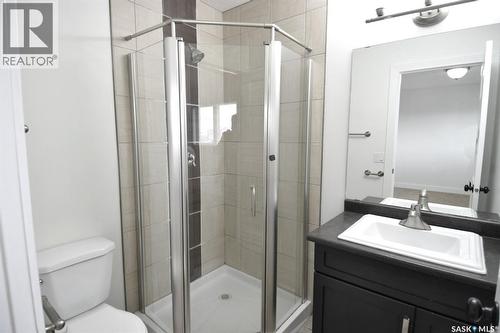 242 Geary Crescent, Saskatoon, SK - Indoor Photo Showing Bathroom