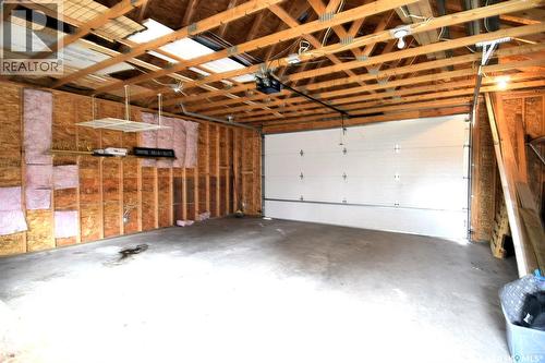 242 Geary Crescent, Saskatoon, SK - Indoor Photo Showing Garage