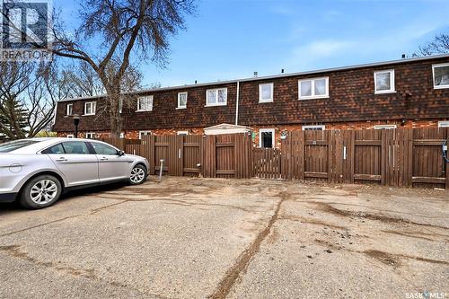 35 Spruceview Road, Regina, SK - Outdoor